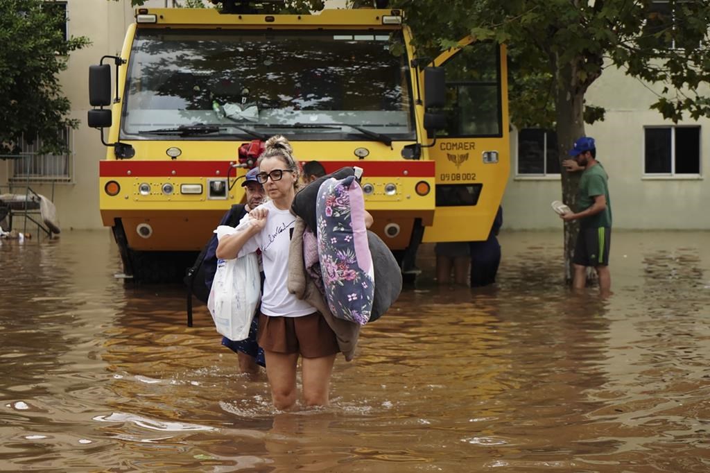 Floods in southern Brazil kill at least 60, with 101 people missing