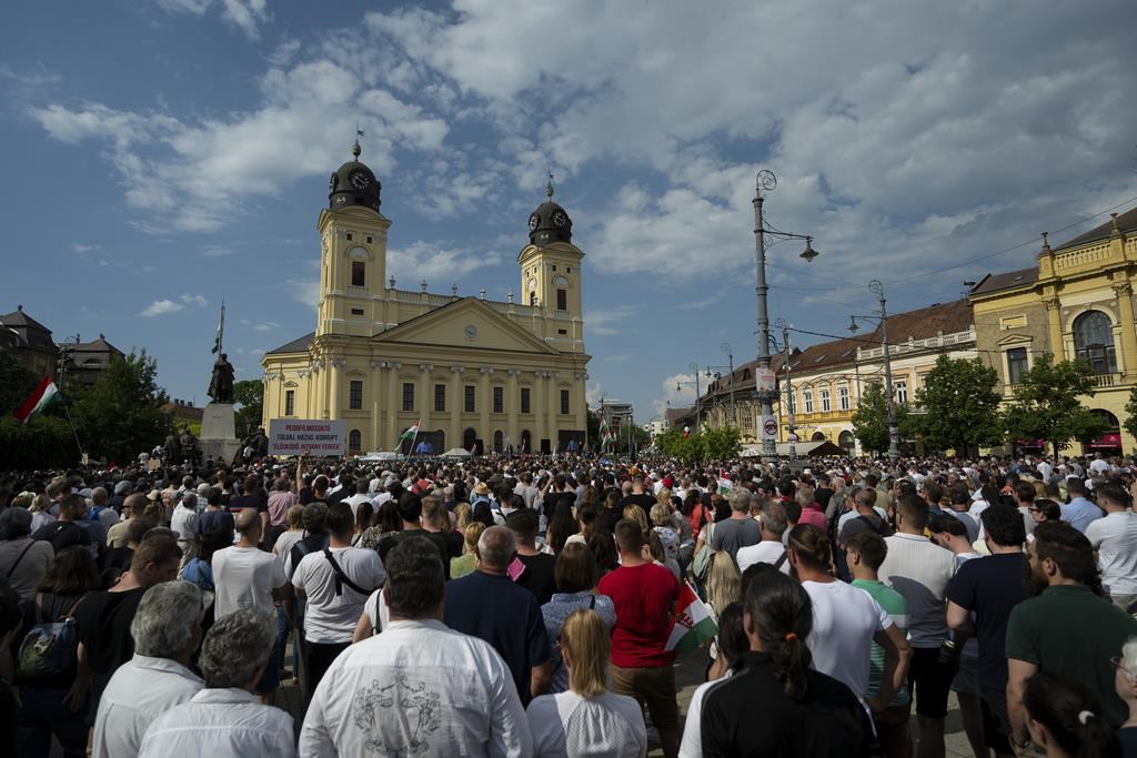 Orbán challenger in Hungary mobilizes thousands at a rare demonstration in a government stronghold