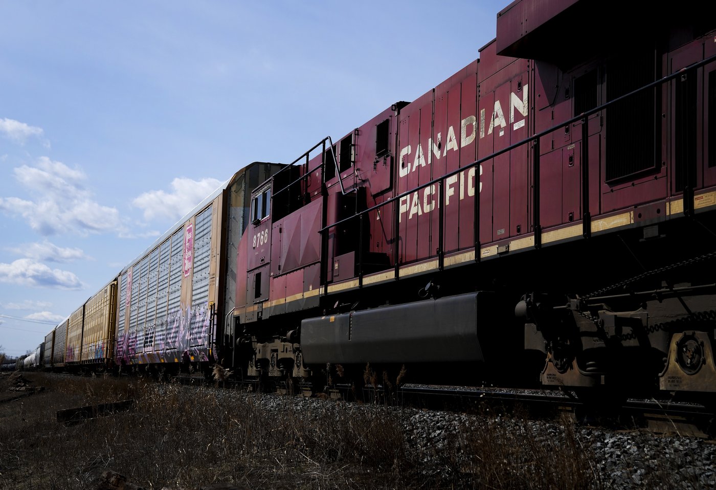 Rail workers at CN and CPKC vote to resume rail strike, Teamsters say