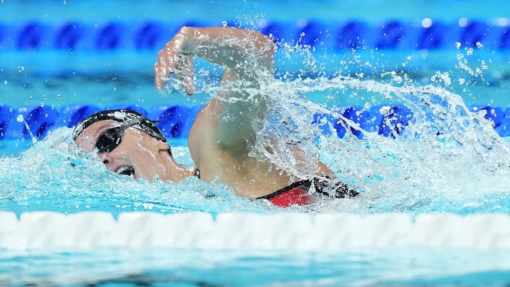 Canadian swimmer Summer McIntosh wins Olympic gold in 400-metre medley