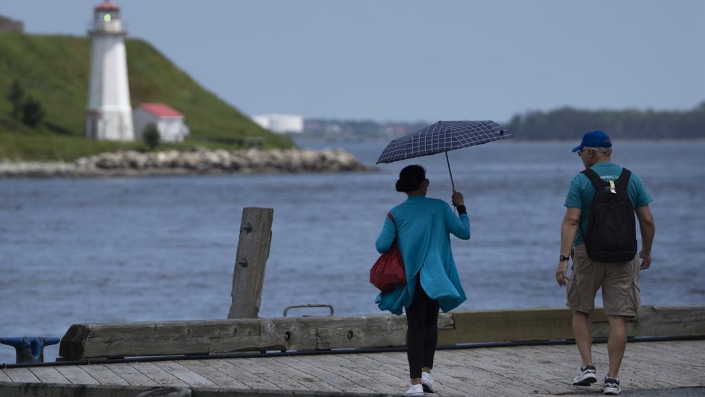 Heat warning continues for Nova Scotia as temperatures soar for a third day