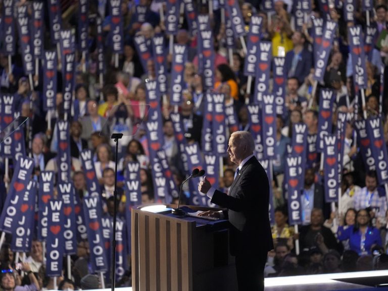 PHOTO COLLECTION Election 2024 DNC Moments