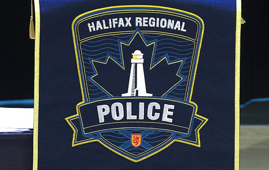 Man makes off with cigars in Dartmouth robbery, police say