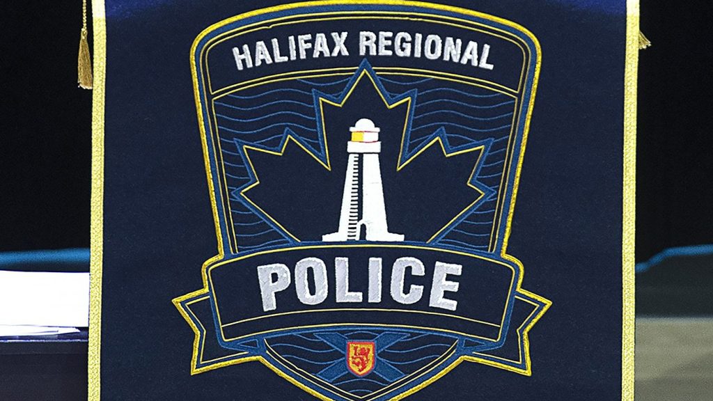 Man makes off with cigars in Dartmouth robbery, police say