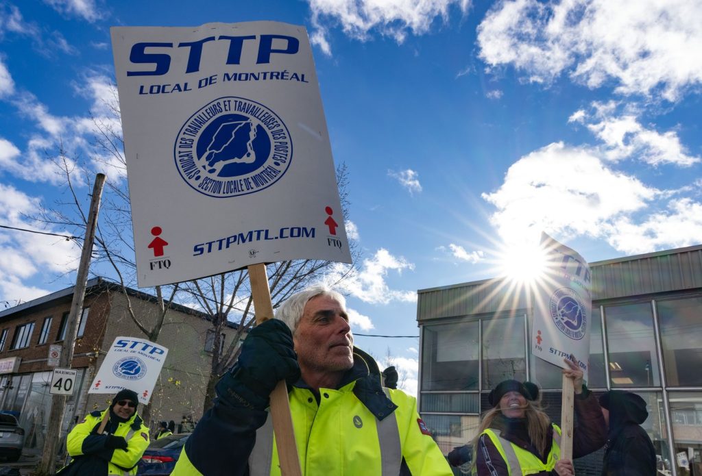 Federal government will not send Canada Post strike to arbitration, minister says