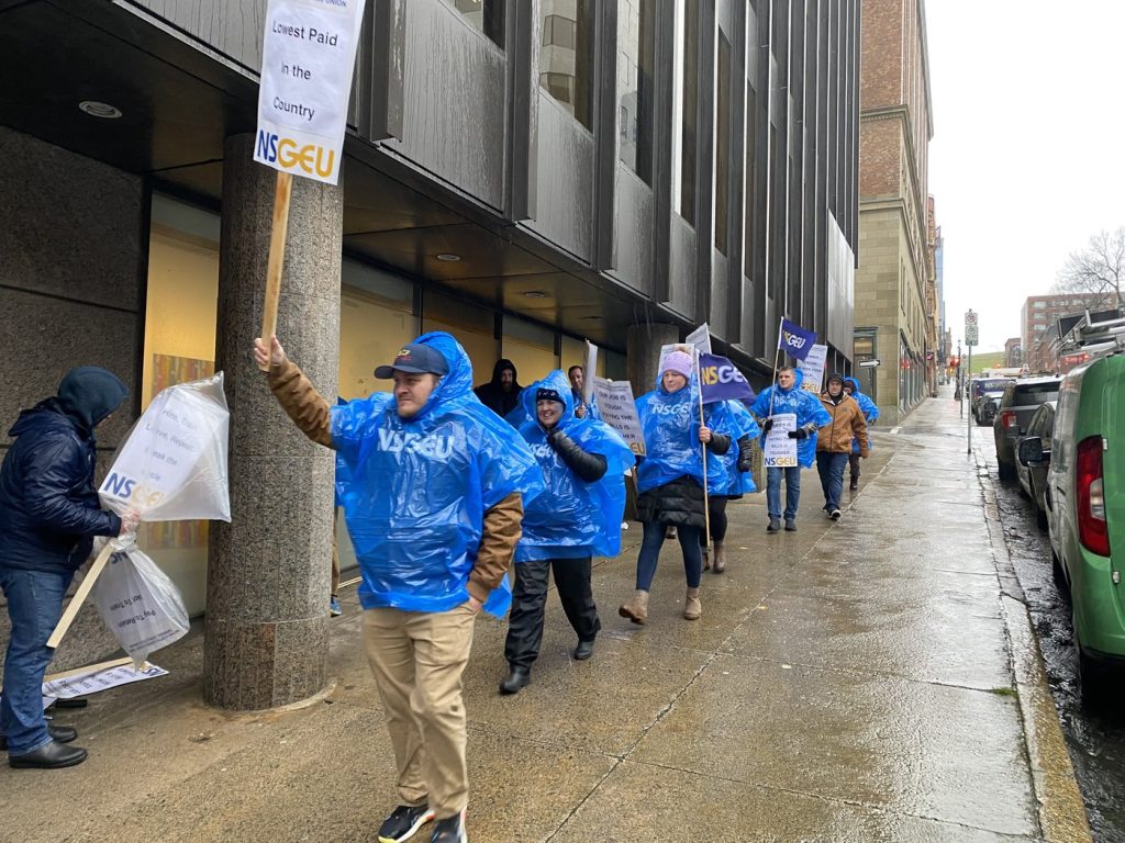 Nova Scotia jail guards want higher pay to deal with staff retention issues