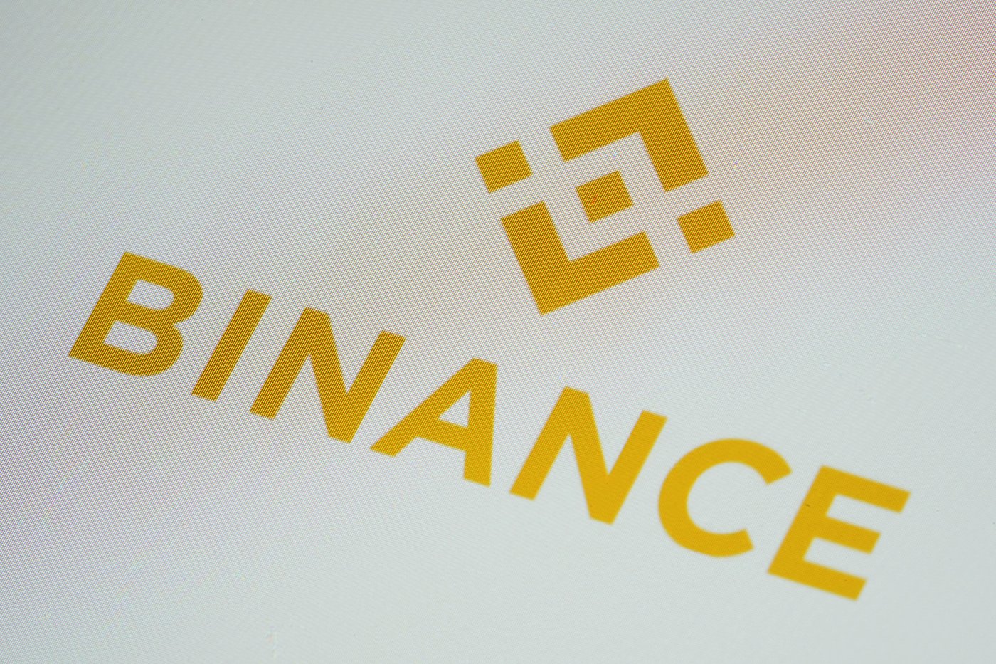 SEC requests a pause in legal battle with Binance as the agency adapts a  crypto-friendly stance