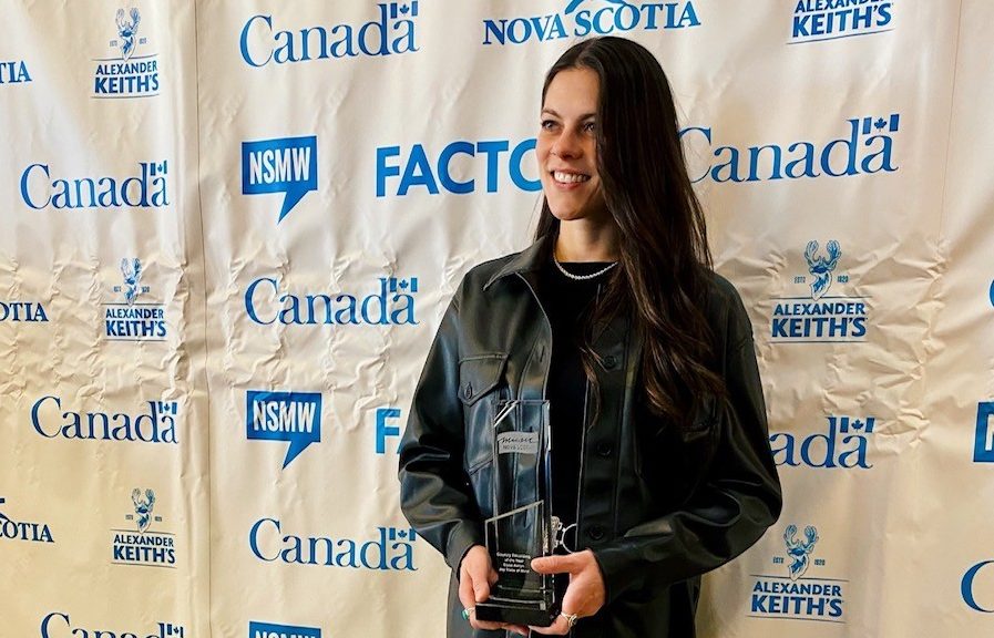 Singer-songwriter Elyse Aeryn poses with her 2023 Music Nova Scotia Country Recording of the Year award in Yarmouth. Facebook/Elyse Aeryn