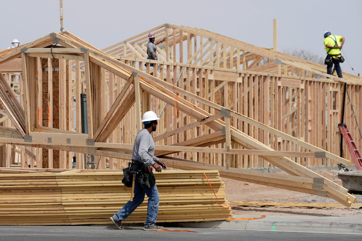 U.S. Job Market Surprise: Openings Jump to 7 Million Despite Economic Headwinds